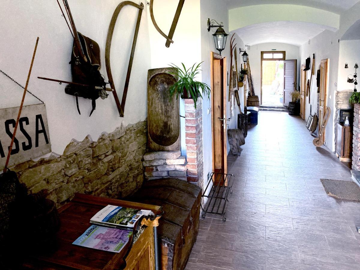Apartmany Tones Hanusovice Bagian luar foto