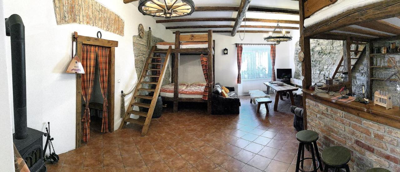 Apartmany Tones Hanusovice Bagian luar foto