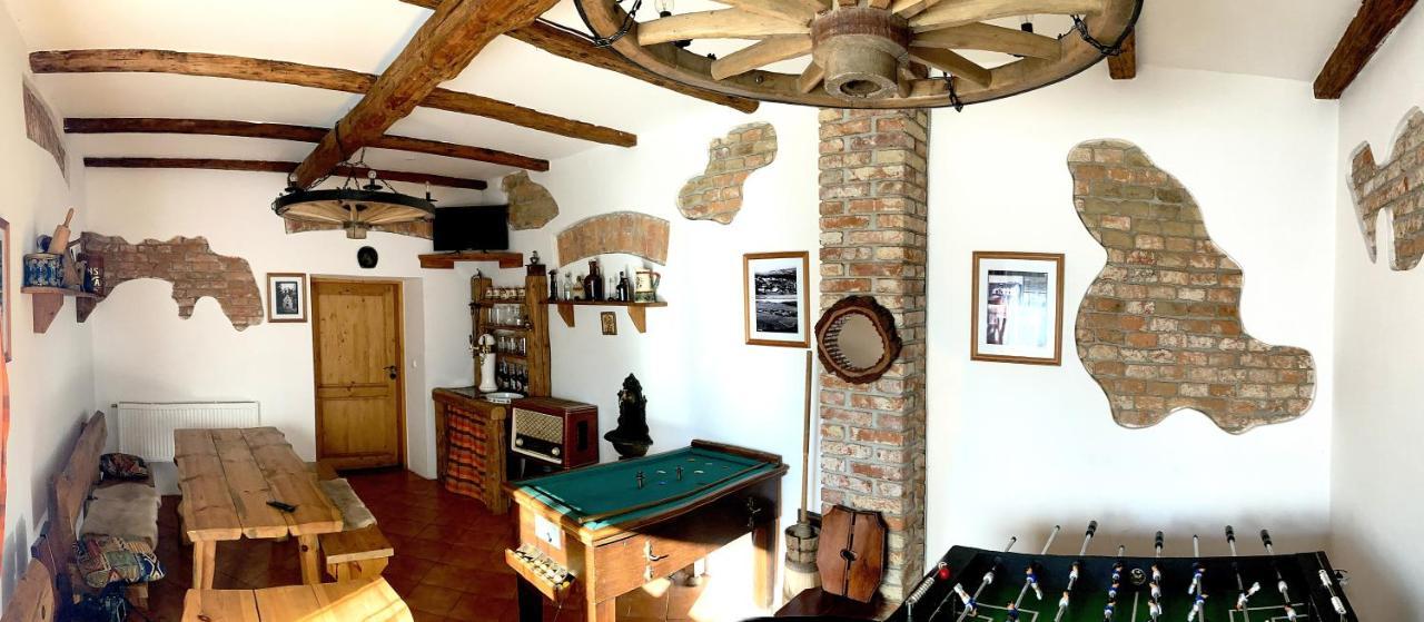Apartmany Tones Hanusovice Bagian luar foto